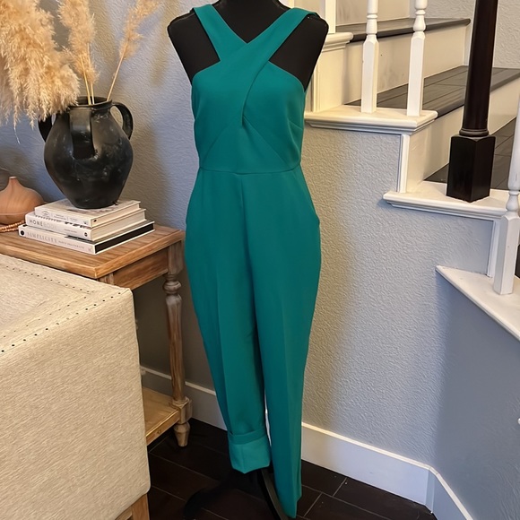 BCBG Emerald Green Halter Keyhole Neckline Sexy Jumpsuit - Picture 3 of 9
